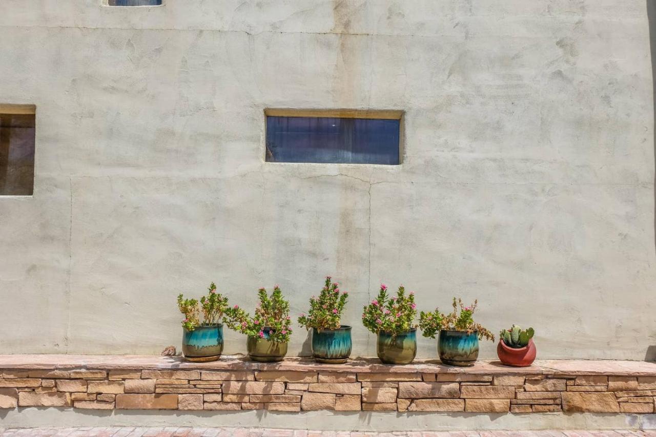 Frontdesk Old Town Apts Scottsdale Apartment Exterior photo